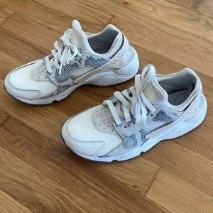 Nike Air Hurache Sneakers